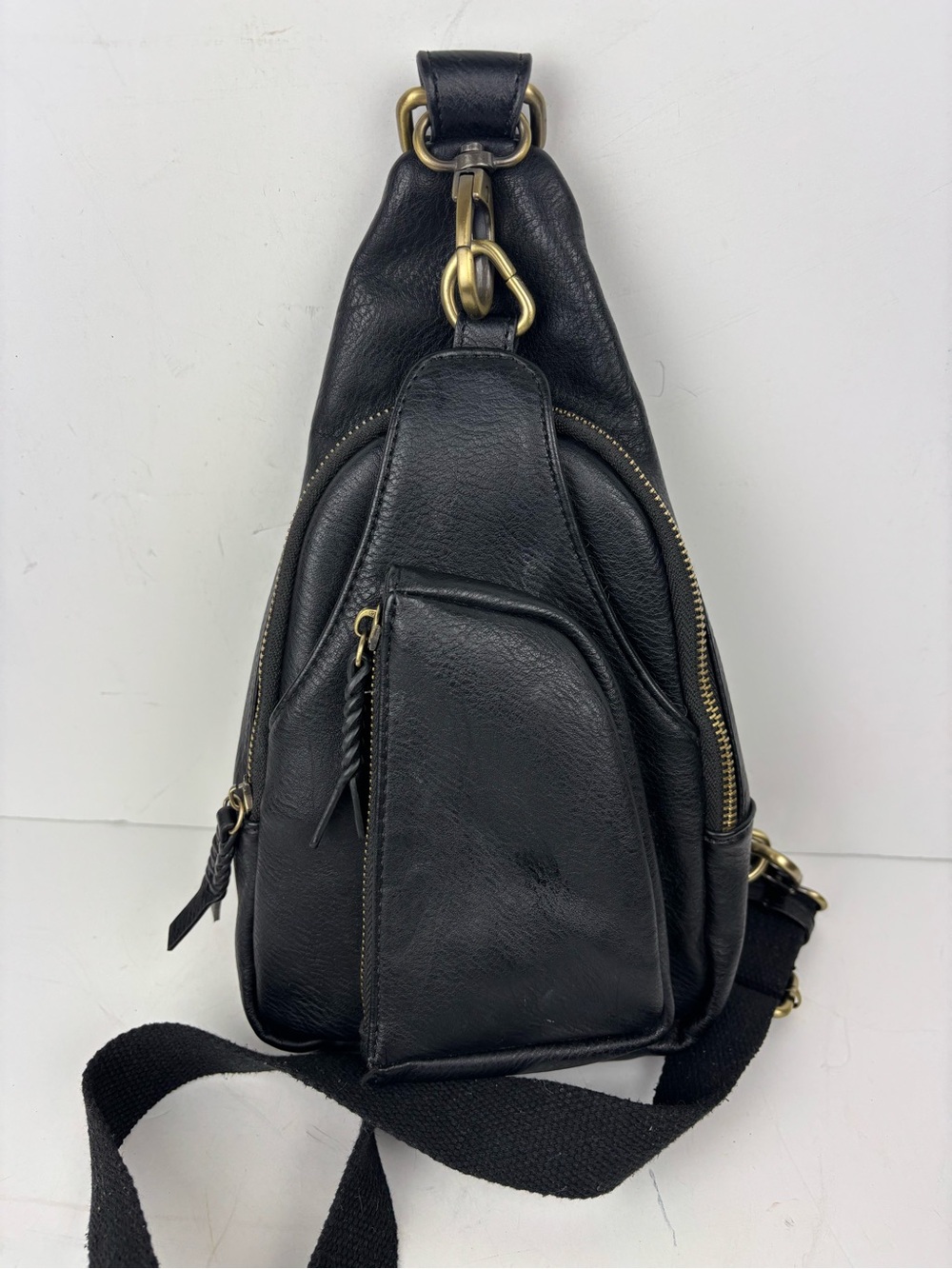 Antik Kraft Tasha Crossbody Sling Bag/Vegan Leather Crossbody Bag in Black